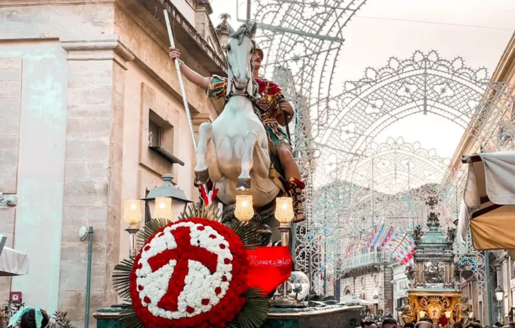 Preparativi festa San Giorgio Ragusa circolo conversazione eventi patrono