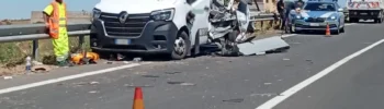 Soccorsi e Polizia Stradale sulla SS514 Ragusa–Catania dopo incidente in un cantiere