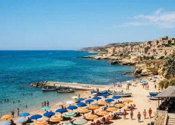Cielo sereno in Sicilia durante sicilia caldo weekend.