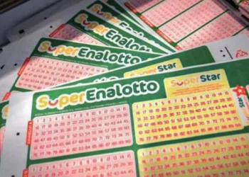 Ricevitoria a Campobello di Mazara dopo la vincita al SuperEnalotto