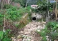 Veduta del torrente San Liberale a Modica con argini in pietra e lavori di messa in sicurezza