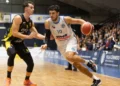 Giocatori della Virtus Ragusa basket durante una fase di gioco al PalaPadua a maggio 2026