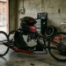 Casco da pilota e handbike di Alex Zanardi a Bologna