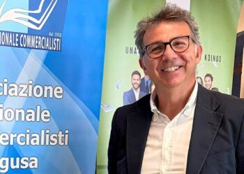 Giovanni Frasca durante un'iniziativa dell’Associazione Nazionale Commercialisti di Ragusa.