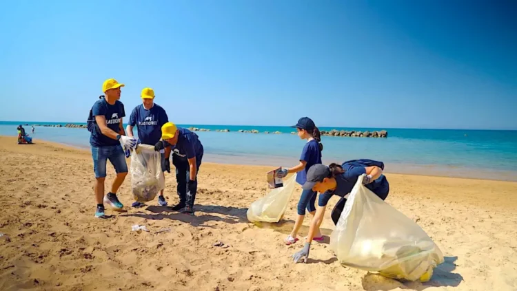 Operazione Spiagge Pulite 2026: Despar Sicilia e Plastic Free insieme per l'ambiente