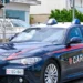 Inseguimento nel centro storico dopo un colpo sventato ai danni di un negozio di abbigliamento