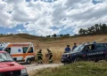 Mezzi di soccorso, carabinieri e vigili del fuoco intervenuti nelle campagne del Nisseno per assistere una coppia di anziani ritrovata