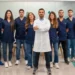 Staff sanitario di Manu Medica guidato dal dottor Giovanni Aprile in una foto di gruppo all'interno del centro medico