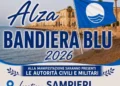 Manifesto della cerimonia della Bandiera Blu 2026 a Sampieri con la bandiera della FEE e il lungomare sullo sfondo