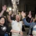 Partecipanti al Carrugghiu Fest durante una serata nel centro storico di Chiaramonte Gulfi.