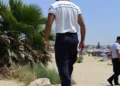 Guardia Costiera su una duna del litorale di Ispica