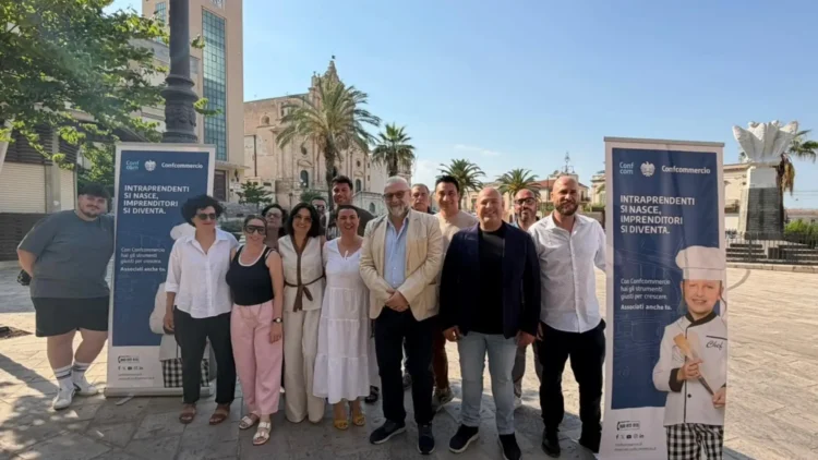 Componenti del nuovo comitato Bellezza e Benessere di Confcommercio Ragusa durante l'incontro costitutivo a Ispica
