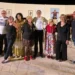 Componenti della Compagnia Teatrale San Giovanni Battista sul palco dell’Anfiteatro Raganzino di Pozzallo dopo lo spettacolo.