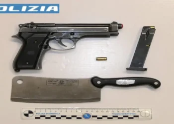 Vittoria, controllo Polizia Stradale: denuncia e armi in auto