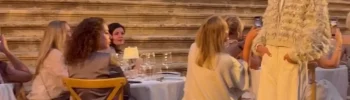 Malika Ayane incanta Modica dopo la sfilata di Brunello Cucinelli