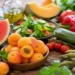 Dieta di luglio: gli alimenti di stagione che aiutano idratazione e controllo del peso