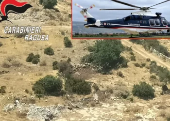 Veduta dall'alto dell'area sequestrata a Donnalucata con l'intervento dei Carabinieri impegnati nei controlli ambientali