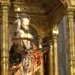 Statua di San Giovanni Battista all'interno della chiesa di Monterosso Almo durante le celebrazioni dedicate al patrono