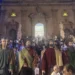 I monumentali Santoni davanti alla Chiesa di San Pietro durante le celebrazioni patronali a Modica