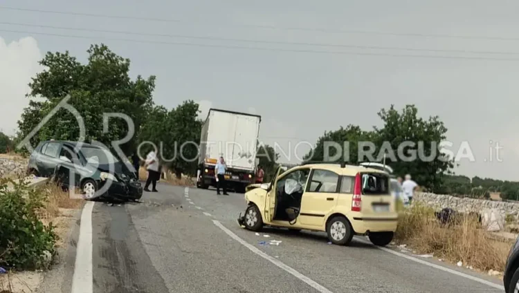 Incidente sulla SP45 tra Modica e Pozzallo: coinvolte una Fiat Panda e una Toyota Yaris