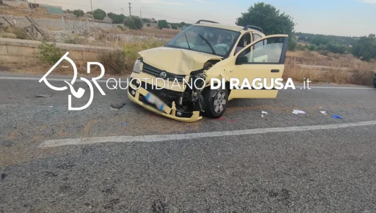 Incidente sulla Modica-Pozzallo: quattro feriti nello scontro tra due auto e un camion sulla SP45.