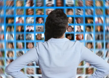 Intelligenza ereditaria: studio sul ruolo della madre e dei geni X