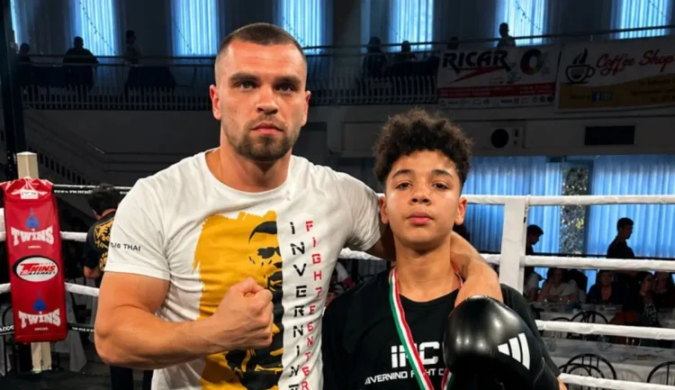 Jalil Chaouch, atleta dell’Invernino Fight Center, ha conquistato la vittoria in un Super Fight della categoria K1 Light -50 chilogrammi