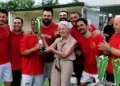 Premiazione della squadra vincitrice del Memorial Adolfo Padua con i familiari durante la seconda edizione a Donnalucata.