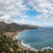 Cielo nuvoloso con schiarite sulla costa siciliana durante la giornata del 4 giugno.