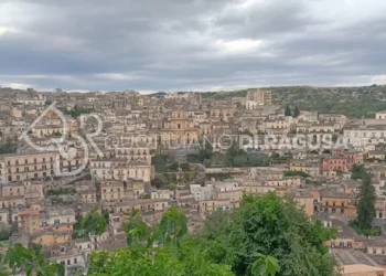 Panoramica del centro storico di Modica, uno dei comuni siciliani destinatari dei fondi regionali per la manutenzione del territorio