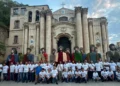 Modica celebra San Pietro con i Santoni davanti alla chiesa del Patrono