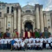 Modica celebra San Pietro con i Santoni davanti alla chiesa del Patrono
