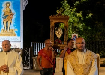 Processione con la reliquia di San Giovanni Battista durante i festeggiamenti patronali a Monterosso Almo