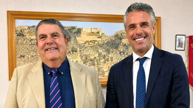Salvo Sallemi e Giorgio Assenza in una foto istituzionale legata al dibattito sul Parco Nazionale degli Iblei.