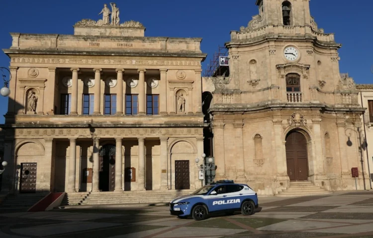 Vittoria, arrestato 40enne: sequestrati oltre 100 grammi di cocaina e hashish