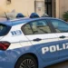 Volante della Polizia di Stato davanti alla Questura di Ragusa durante le attività di controllo sul territorio.