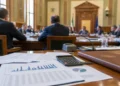 Foto social generata con intelligenza artificiale sulla rottamazione quinquies e dibattito al Senato sugli emendamenti fiscali