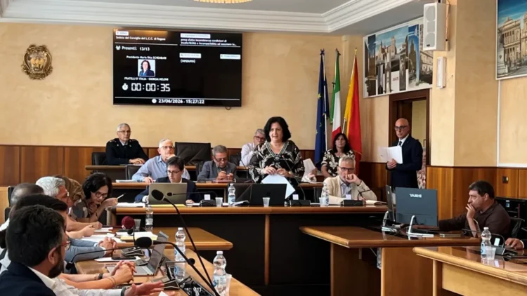 Seduta del Consiglio del Libero Consorzio di Ragusa durante l'ingresso del nuovo consigliere Salvatore Causarano
