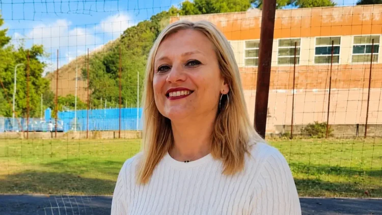 Samanta Anna Lacagnina, insegnante di sostegno della scuola Verga di Gela, premiata per aver assistito un alunno ricoverato a Rimini