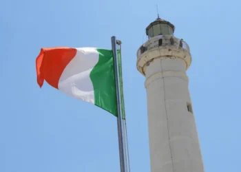Visitatori al Faro Scalambri durante Faro in Festa a Punta Secca