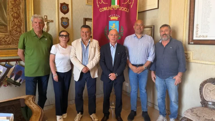 Incontro tra il sindaco di Scicli Mario Marino e l’AD di Iblea Acque Stefano Guccione in Municipio