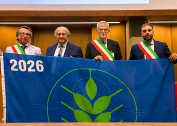 I rappresentanti del Comune di Ragusa durante la cerimonia di consegna della bandiera Spighe Verdi 2026