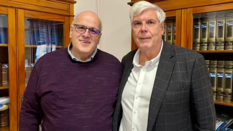 Massimo Iacono e Giuseppe Drago in un ufficio dell'ASP di Ragusa durante la presentazione del progetto di telemedicina.