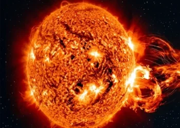 Tempesta geomagnetica causata da una espulsione di massa coronale dal Sole