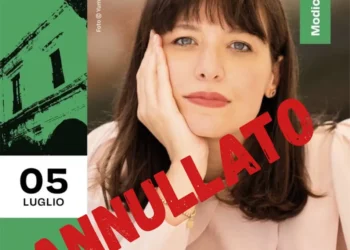 Locandina del Festival Scenari di Modica con Alessia Gazzola e la scritta "Annullato" sull'immagine dell'evento