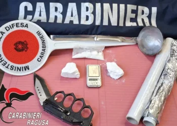 Spaccio di droga a Ragusa: sequestrati cocaina, bilancino e materiale per il confezionamento
