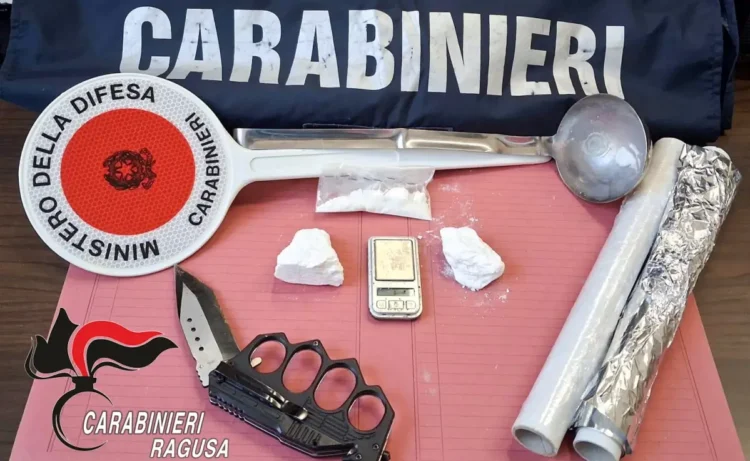 Spaccio di droga a Ragusa: sequestrati cocaina, bilancino e materiale per il confezionamento