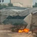 Piccolo rogo acceso tra le serre in un'area agricola di Santa Croce Camerina durante un controllo contro le fumarole.