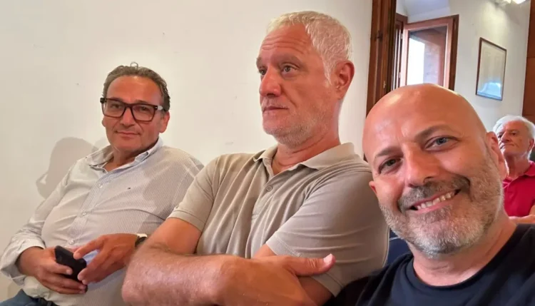 Rappresentanti delle associazioni di categoria durante un incontro a Vittoria
