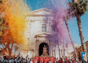 Festa di San Biagio a Comiso, l'emozionante uscita del simulacro tra i colori della tradizione